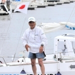 小型ヨットでの単独無寄港太平洋横断を世界最高齢で達成した海洋冒険家の堀江謙一さん＝５日午後、西宮市西宮浜４、新西宮ヨットハーバー（撮影・斎藤雅志）