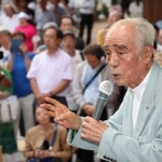 ３年前の参院選で応援演説する石井一氏＝２０１９年７月４日、神戸市中央区北長狭通３