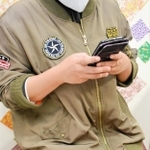 愛知県からシェルターに避難したインドネシア人女性＝５月２２日午後、神戸市内