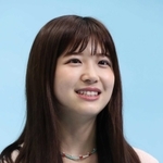 「武道館で歌えるようなアーティストになりたい」と目を輝かせる門脇更紗＝神戸新聞社（撮影・大森　武）