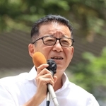支持を呼びかける日本維新の会の松井一郎代表＝２６日午後、尼崎市潮江１（撮影・吉田敦史）