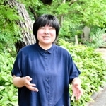 今春から実家を離れて暮らす清崎鈴乃さん。「家の中が静かで、何をしたら良いのか戸惑っています」＝西宮市内