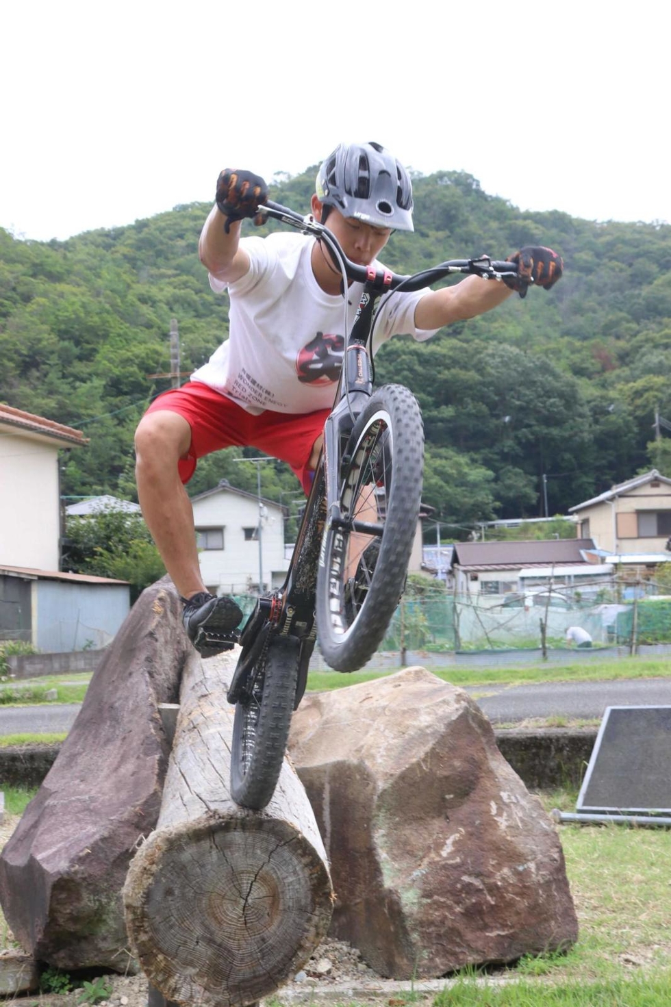 自転車競技 トライアル 中２で世界王者 国内で７連覇中 再び世界の頂点へ 武器は度胸 総合 神戸新聞next
