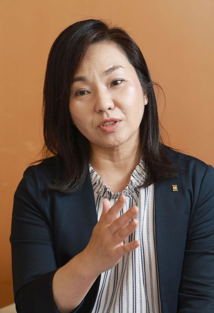 自身が政治家になった経緯や若者の投票行動について語る稲村和美・尼崎市長＝尼崎市役所（撮影・長嶺麻子）