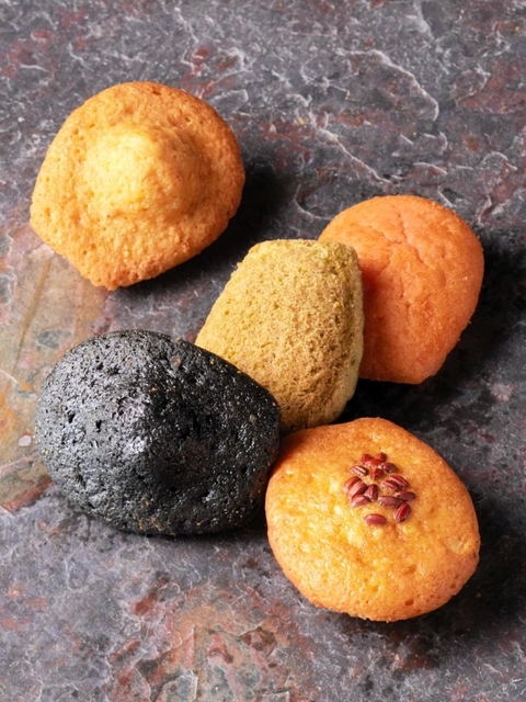 「香住鶴」の酒かすや、「神鍋ブラック」、「朝倉山椒」などを使用した焼き菓子（Ｃ）ｋｉｎｕｇａｗａ＿ｐｈｏｔｏ