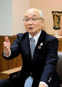 「少子化対策にはダイナミックな施策展開を」と話す神戸経済同友会の服部博明代表幹事＝神戸市中央区三宮町２