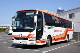 神戸－淡路島の高速バス路線で使われるバス（神姫バス提供）