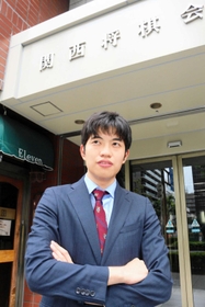 藤井聡太五冠の強さを語る出口若武六段＝大阪市福島区、関西将棋会館