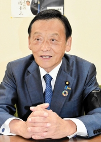 末松信介氏