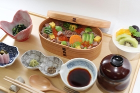 藤井聡太王位が注文した「神戸牛肉ちらし膳」＝神戸市北区有馬町、中の坊瑞苑（撮影・長嶺麻子）
