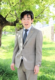 兵庫県立大大学院の減災復興政策研究科長に就いた永野康行教授＝神戸市中央区脇浜海岸通１