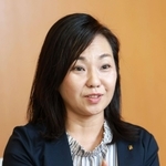 自身が政治家になった経緯や若者の投票行動について語る稲村和美・尼崎市長＝尼崎市役所（撮影・長嶺麻子）