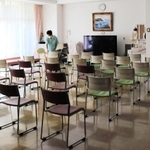 節電のため、利用者が使わない時間帯に照明を消す福祉施設＝神戸市兵庫区菊水町１０、海光園
