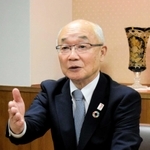 「少子化対策にはダイナミックな施策展開を」と話す神戸経済同友会の服部博明代表幹事＝神戸市中央区三宮町２