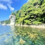透き通る海の青＝柴山湾（「お宿　まる屋」提供）