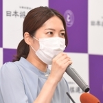 会見で、棋士編入試験への意気込みを語った里見香奈女流四冠＝６日午前、大阪市福島区、関西将棋会館（撮影・吉澤敬太）