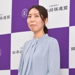 会見する里見香奈女流四冠＝大阪市福島区の関西将棋会館（撮影・吉澤敬太）