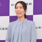 会見する里見香奈女流四冠＝大阪市福島区の関西将棋会館（撮影・吉澤敬太）