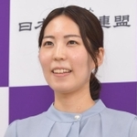 会見する里見香奈女流四冠＝大阪市福島区の関西将棋会館（撮影・吉澤敬太）