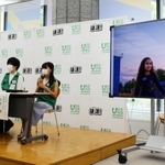 ウクライナ周辺国でのボランティア活動を報告する上田琳さん（右端）ら＝東京都港区