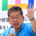 応援演説をする共産党の小池書記長＝７日午前、尼崎市潮江１（撮影・鈴木雅之）