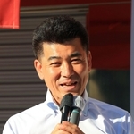 神戸で候補者の応援演説する立憲民主党の泉代表＝６日午後、神戸市中央区（撮影・鈴木雅之）
