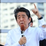 応援演説する自民党の安倍元首相＝神戸市中央区（撮影・鈴木雅之）