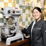 シェアキッチン「ベイクベース」を活動拠点にしている「ゴージャス☆和代」こと久保和代さん＝豊岡市中央町