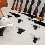 銃弾を発射可能な状態にした改造した「無可動銃」＝2019年７月、神戸市長田区北町３、長田警察署