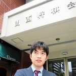 藤井聡太五冠の強さを語る出口若武六段＝大阪市福島区、関西将棋会館