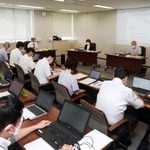 県立高校の統合実施計画について報告された兵庫県教育委員会＝１４日午後、兵庫県庁３号館（撮影・長嶺麻子）