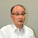 ワクチンの早期接種を呼びかける山下輝夫・兵庫県保健医療部長＝県庁