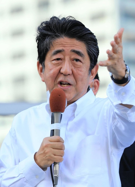 応援演説する自民党の安倍元首相＝７月７日午後、神戸市中央区
