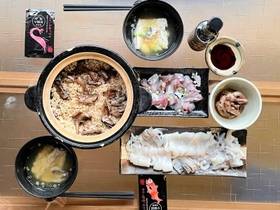 水揚げされたばかりの魚を調理した朝ご飯（伊藤達巧さん提供）