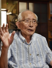 １５歳の時に長崎の軍需工場で被爆した体験を語る松井清さん＝神戸市兵庫区（撮影・三津山朋彦）