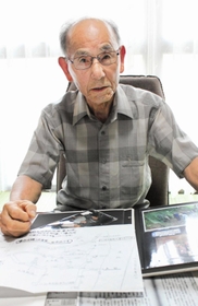 沖縄戦の惨状の記憶を語る三枝利夫さん＝兵庫県佐用町上三河