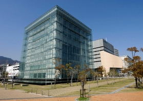 人と防災未来センター＝神戸市中央区脇浜海岸通１