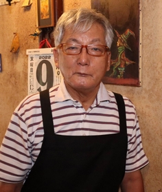 マスターの立花吉博さん＝西宮市津門川町