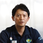 就任１年に合わせてインタビューに応じる斎藤元彦知事。「広い五国は魅力にあふれ、まだまだ伸びしろがある」と語った＝兵庫県庁（撮影・大森　武）