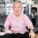父の遺品から島田叡の手紙を発見し、「県民を思いやる島田さんの心情が伝わった」と話す沖縄県元副知事の嘉数昇明さん＝那覇市松尾１