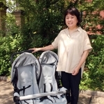 「最近はオンラインでの多胎家族の交流会が増え、参加しやすくなっている」と話す天羽千恵子さん＝神戸市中央区