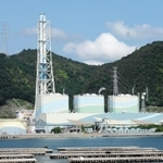 １、３号機が廃止される関西電力相生発電所。中央の四角い建屋が左から１、２、３号機（関電提供）