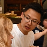 ウクライナで生まれ育った船越勇貴さん。避難民と住民の交流会では通訳を務めた＝７月、神戸市東灘区魚崎北町４（撮影・坂井萌香）