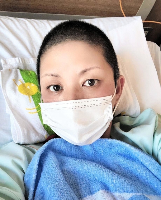 放射線治療で入院中の渋谷優美さん＝２０２１年５月、神戸市内（本人提供）