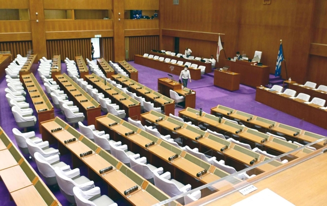 兵庫県議会の様子＝２０２２年６月、神戸市中央区