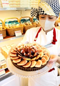 川西産イチジクをたっぷりのせたタルト＝東京都中央区銀座