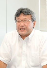 １９６５年の体育科設置から半世紀以上。関係者の悲願だった夏の甲子園出場を果たし「多くの方々に喜んでいただいた」と相好を崩す若浦直樹校長＝神戸新聞社（撮影・秋山亮太）