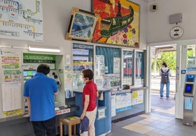 「みどりの券売機プラス」を設置しているＪＲ宍道駅＝７月、松江市