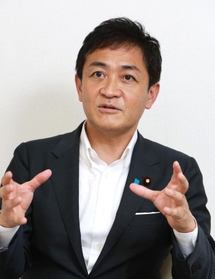 インタビューで電気代の引き下げなどにも意欲を見せた国民民主党の玉木雄一郎代表＝９日午後、神戸市内（撮影・長嶺麻子）