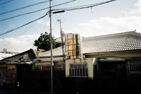 岸さんが撮影した沖縄の街角。写真のファンも多い（岸さん提供）